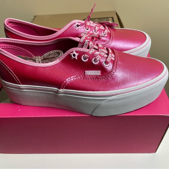 Vans Barbie Pink Women's Bath & Body Set - Picture 8 of 10